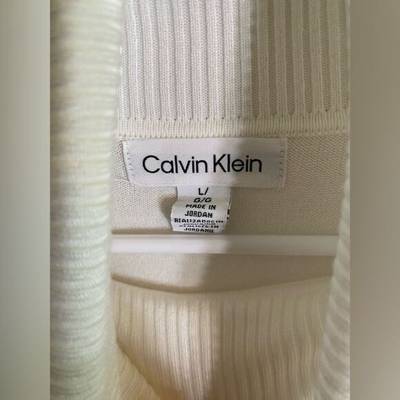 Calvin Klein ivory turtle neck - Picture 5 of 6